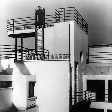 Jean Welz standing atop the flats designed by Ginsberg & Lubetkin at 25 Ave de Versailles, Paris, 1931. Photo: courtesy RIBA., Authors on Architecture: Wyeth on Welz
