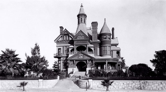 Lewis Leonard Bradbury Mansion (Samuel and Joseph Cather Newsom, 1887) was located 147 North Hill Street, where a parking structure now stands. Photo: Bunker Hill Los Angeles: Essence of Sunshine and Noir by Nathan Marsak, published by Angel City Pres, Authors on Architecture: Marsak on Bunker Hill