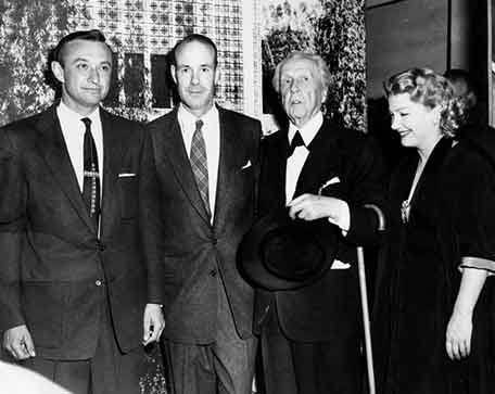 Frank Lloyd Wright with group Photo: courtesy LA Public Library, Authors on Architecture: Smith on Wright