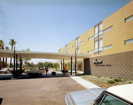 Photo: Julius Shulman, © J. Paul Getty Trust. Getty Research Institute, Los Angeles (2004.R.10), Fast Forward: William F. Cody
