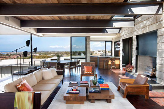Photo: John Ellis, Contemporary Patrons: Laidlaw Schultz in Newport Bay