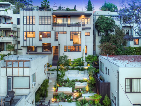Manola Court in Silver Lake (R.M. Schindler, 1926-1939). Photo: Charmaine David, Authors on Architecture: Anderton on L.A. Housing